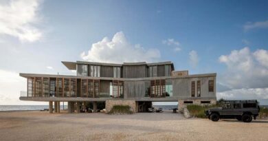 Kuća na obali okeana projektovana za život u promenljivoj klimi